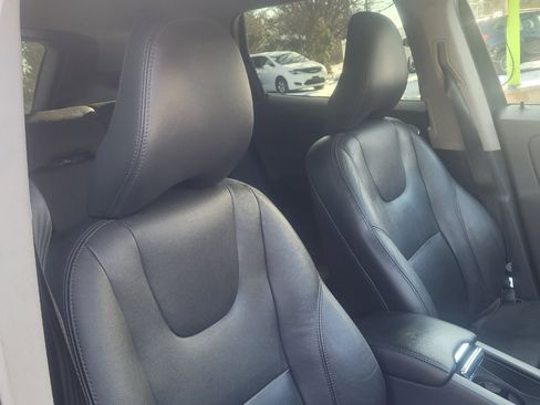 Used 2015 Volvo XC60 T6 Platinum w/ Climate Package image 25