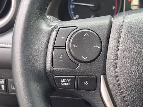 Used 2018 Toyota RAV4 XLE image 21