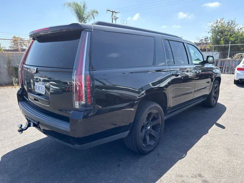 Used 2018 Cadillac Escalade ESV Premium Luxury RWD image 11