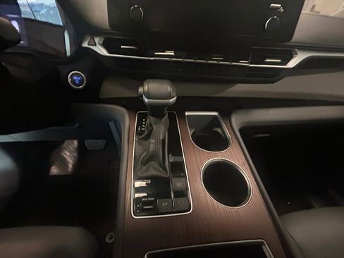 Certified 2024 Toyota Sienna XLE image 11