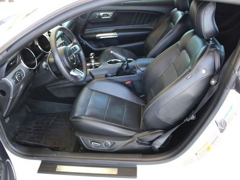 Used 2017 Ford Mustang GT Premium w/ GT Performance Package RWD image 14