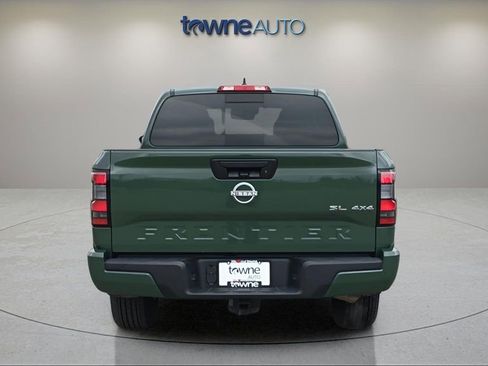 Used 2024 Nissan Frontier SL image 4