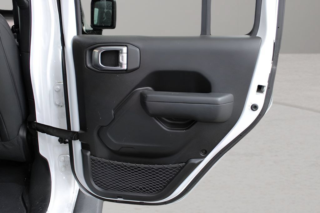 Used 2022 Jeep Wrangler Unlimited Sport AWD/4WD image 13