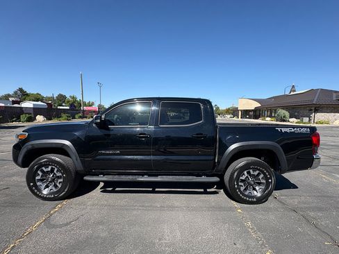 Used 2019 Toyota Tacoma TRD Off-Road AWD/4WD image 7
