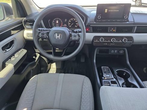 Used 2023 Honda Pilot LX image 6