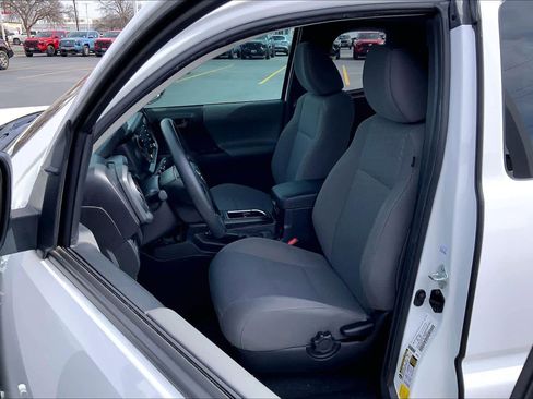 Used 2022 Toyota Tacoma SR w/ SX Package image 8