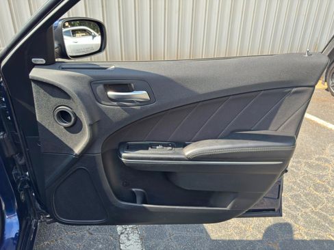Used 2015 Dodge Charger SXT RWD image 42