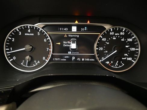 Used 2023 Nissan Pathfinder SL image 14