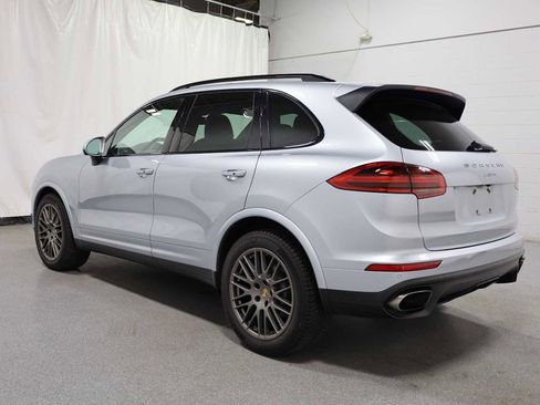 Used 2017 Porsche Cayenne image 3