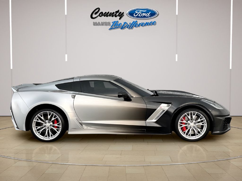 Used 2016 Chevrolet Corvette Z06 w/ 3LZ Preferred Equipment Group RWD image 13