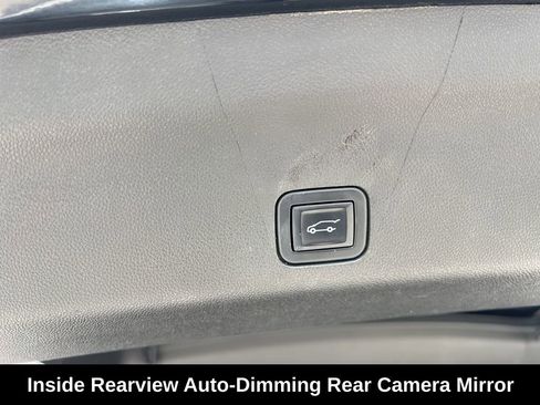 Used 2022 Chevrolet Suburban High Country w/ Premium Package image 36