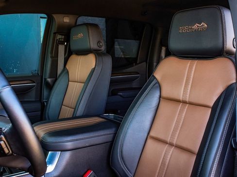 Used 2025 Chevrolet Silverado 1500 High Country image 32