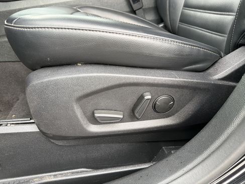 Used 2024 Ford Edge SEL image 25