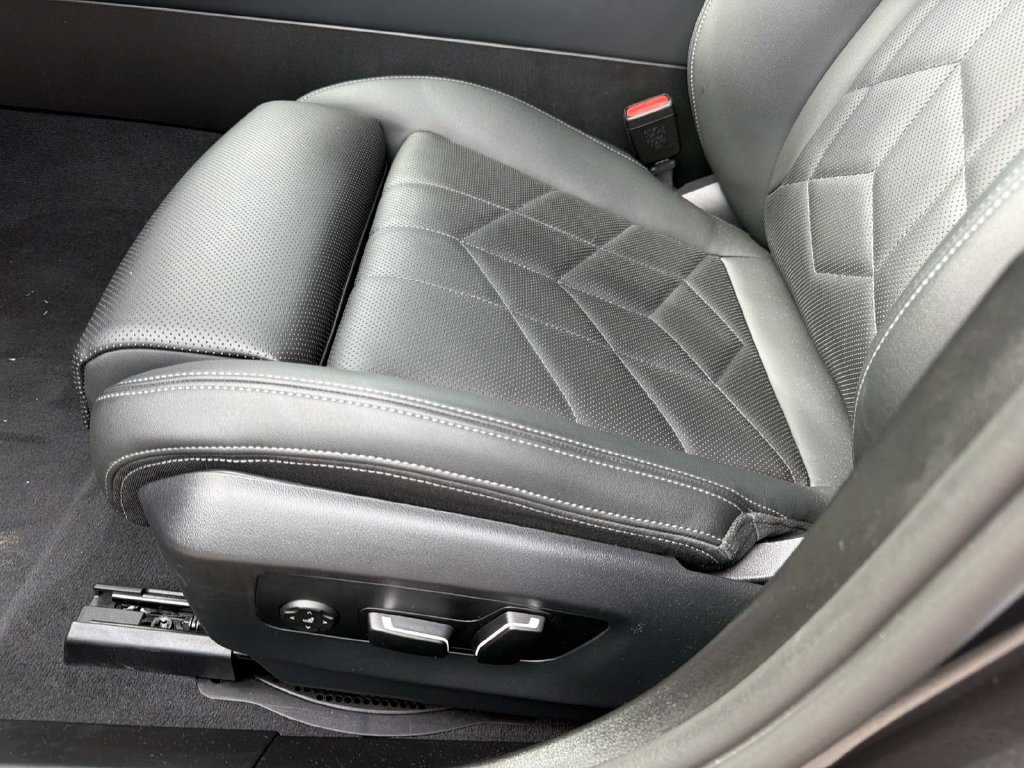 Used 2026 BMW 530i RWD image 17
