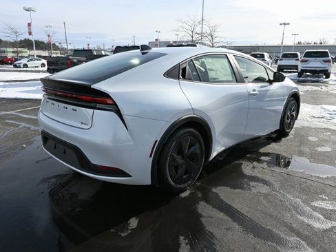 New 2026 Toyota Prius LE image 8