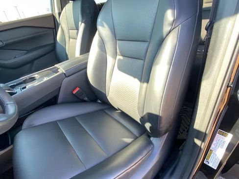 Used 2023 Nissan Rogue SV w/ SV Premium B Package FWD image 10