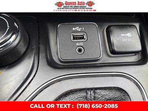 Used 2019 Jeep Cherokee Latitude Plus w/ Cold Weather Group image 44