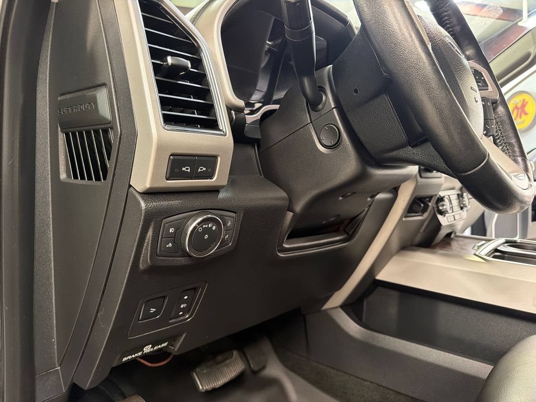 Used 2019 Ford F250 Lariat w/ Lariat Ultimate Package AWD/4WD image 29