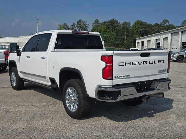 Used 2024 Chevrolet Silverado 3500 High Country w/ High Country Premium Package AWD/4WD image 3