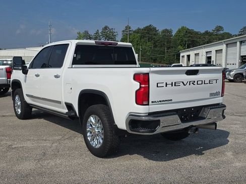Used 2024 Chevrolet Silverado 3500 High Country w/ High Country Premium Package AWD/4WD image 3