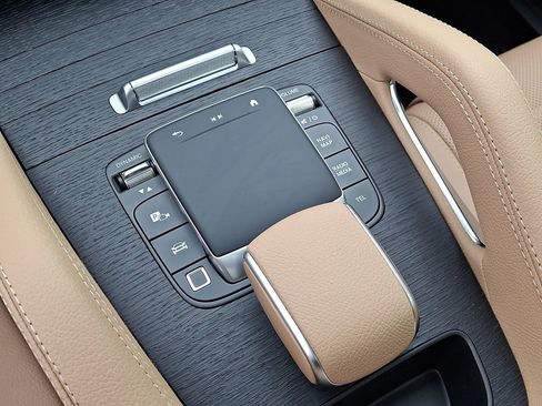 New 2026 Mercedes-Benz GLE 450 4MATIC image 16