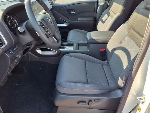 New 2025 Nissan Frontier SV w/ SV Convenience Package image 13