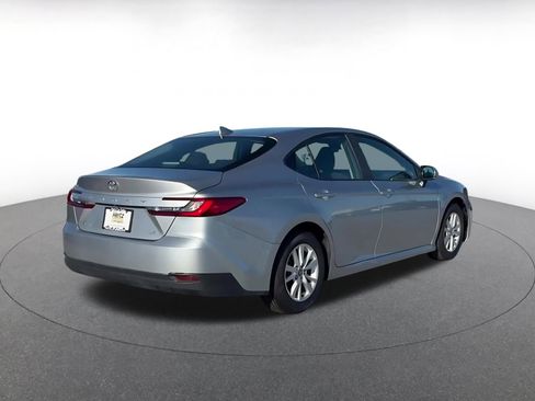 Used 2025 Toyota Camry LE image 12