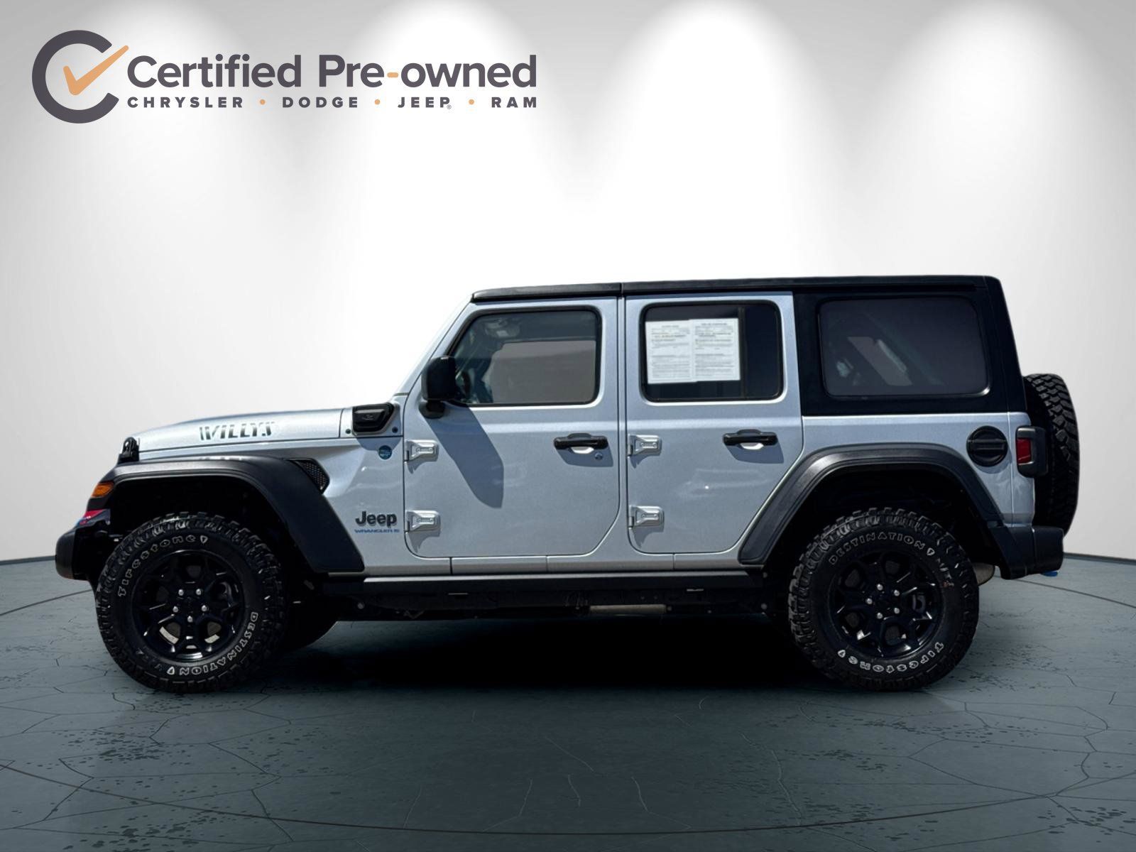 Used 2023 Jeep Wrangler Unlimited w/ Cold Weather Group AWD/4WD image 7