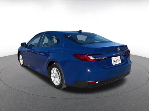 Used 2025 Toyota Camry LE image 10