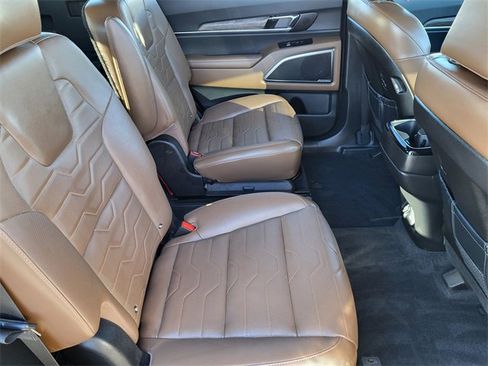 Used 2022 Kia Telluride SX w/ SX Prestige Package image 21