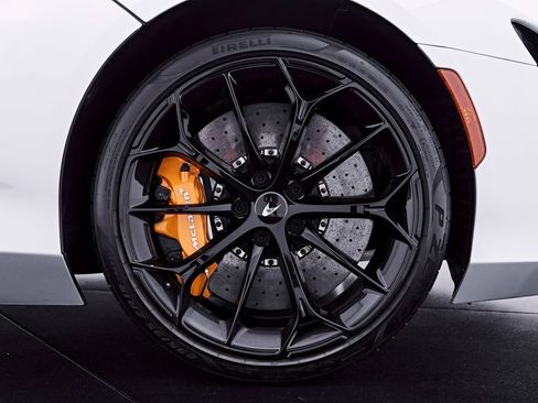 Used 2023 McLaren Artura RWD image 42