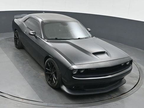 Used 2018 Dodge Challenger T/A image 33