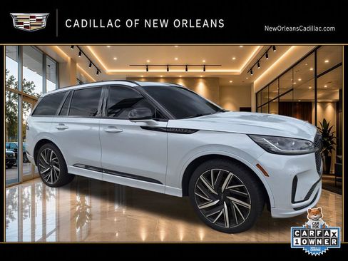 Used 2025 Lincoln Aviator Black Label w/ Jet Appearance Package AWD/4WD image 1