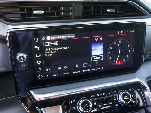 Used 2024 GMC Sierra 1500 Denali w/ Technology Package RWD image 19