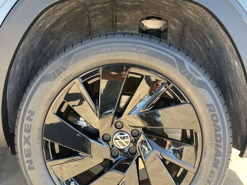 New 2026 Volkswagen Atlas SE FWD image 7