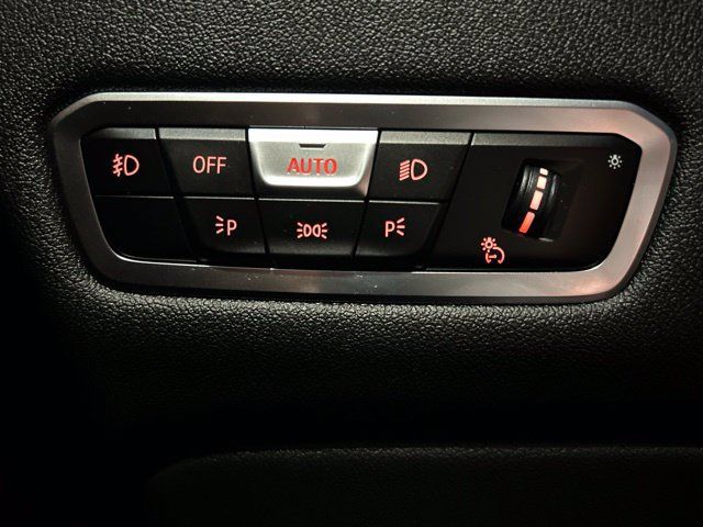 Used 2019 BMW X5 xDrive40i w/ Convenience Package AWD/4WD image 17