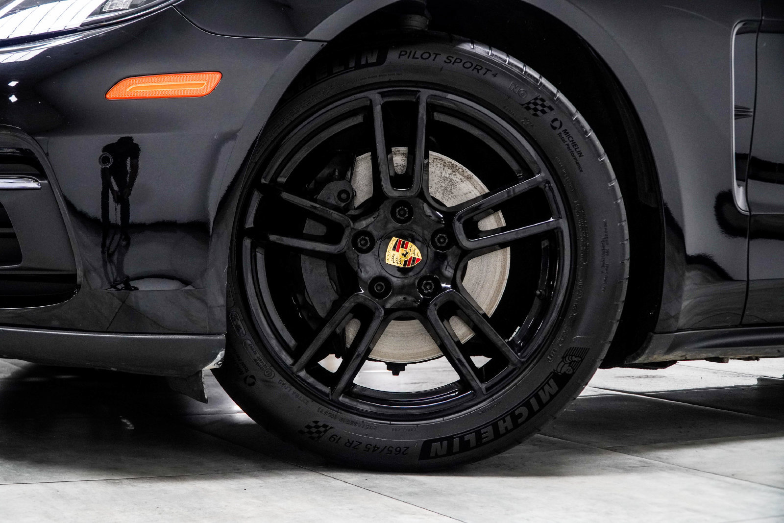 Used 2017 Porsche Panamera 4 AWD/4WD image 7