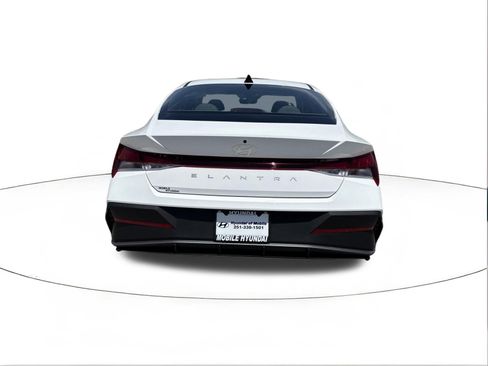New 2026 Hyundai Elantra SE FWD image 4