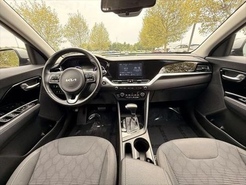 Used 2022 Kia Niro LXS FWD image 19