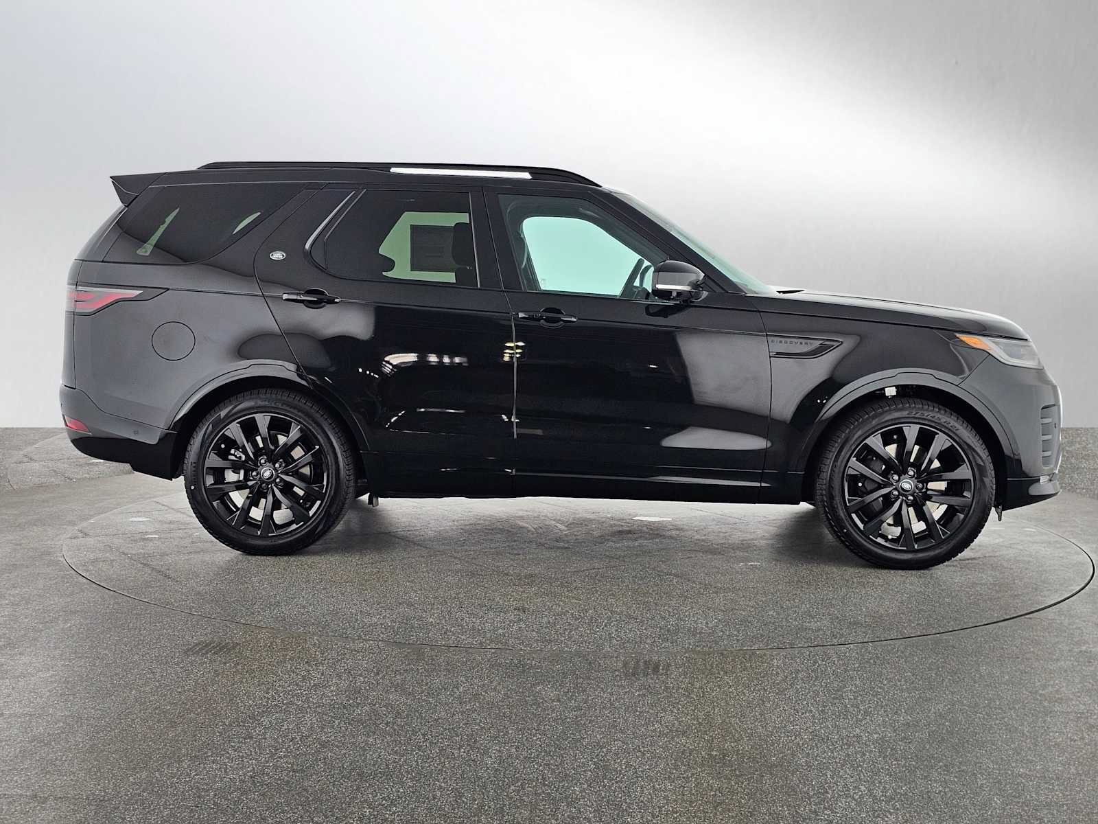 New 2026 Land Rover Discovery Limited Edition AWD/4WD image 6