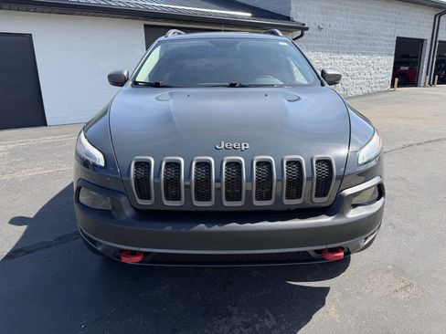 Used 2018 Jeep Cherokee Trailhawk w/ Comfort/Convenience Group AWD/4WD image 7