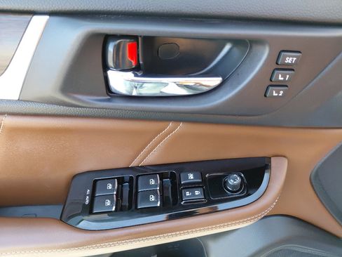 Used 2019 Subaru Outback 3.6R Touring image 15