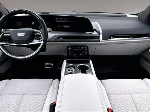New 2026 Cadillac Vistiq Sport w/ LPO, Floor Liner Package AWD/4WD image 5