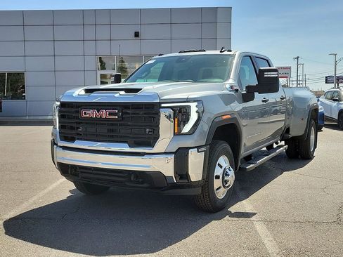 New 2026 GMC Sierra 3500 Pro image 4