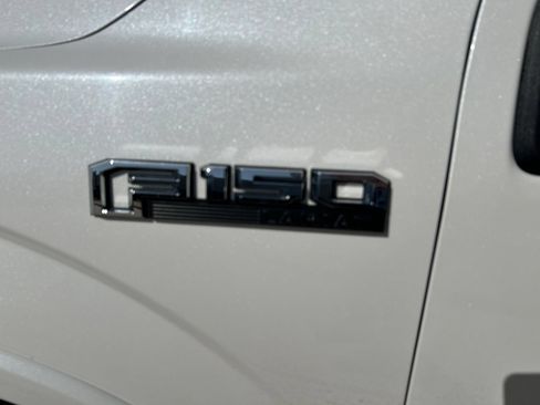 Used 2020 Ford F150 Lariat RWD image 9