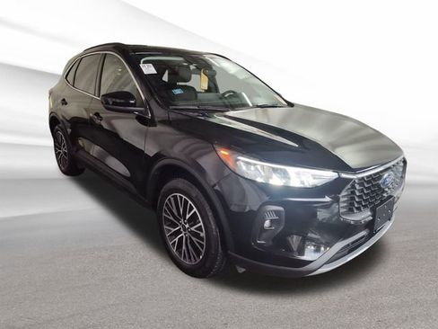 Used 2025 Ford Escape SE image 3