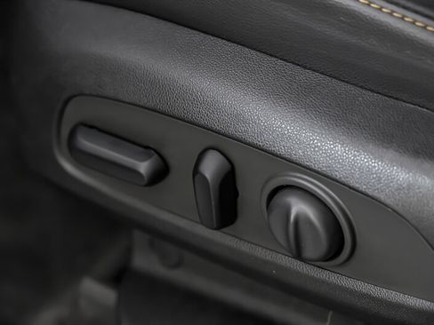 Used 2019 Chevrolet Traverse Premier w/ LPO, 'HIT The Road' Package AWD/4WD image 21