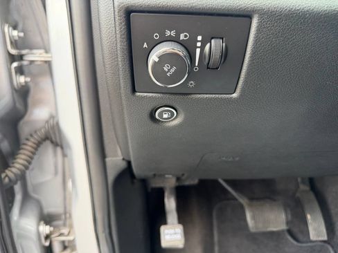 Used 2018 Jeep Grand Cherokee Altitude RWD image 17