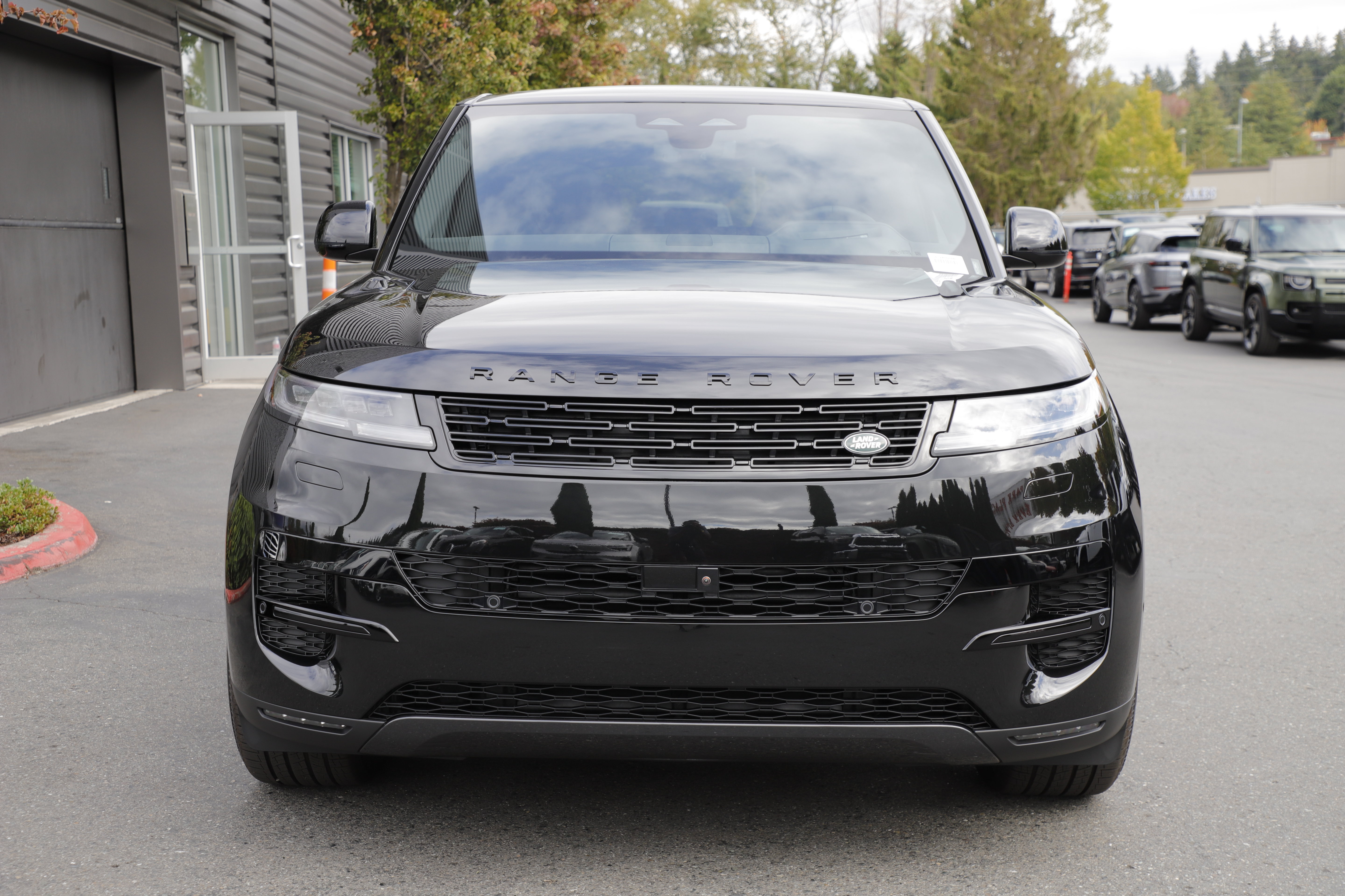 New 2026 Land Rover Range Rover Sport SE AWD/4WD image 4