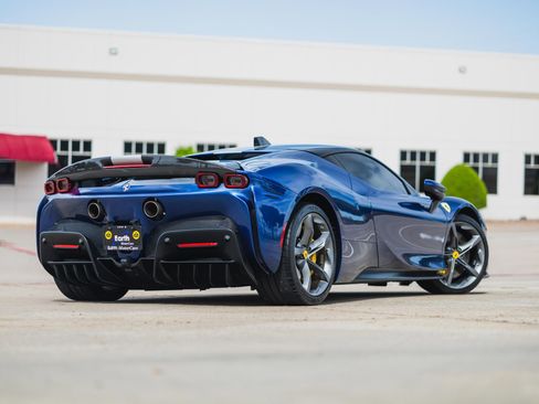 Used 2022 Ferrari SF90 Stradale AWD/4WD image 11